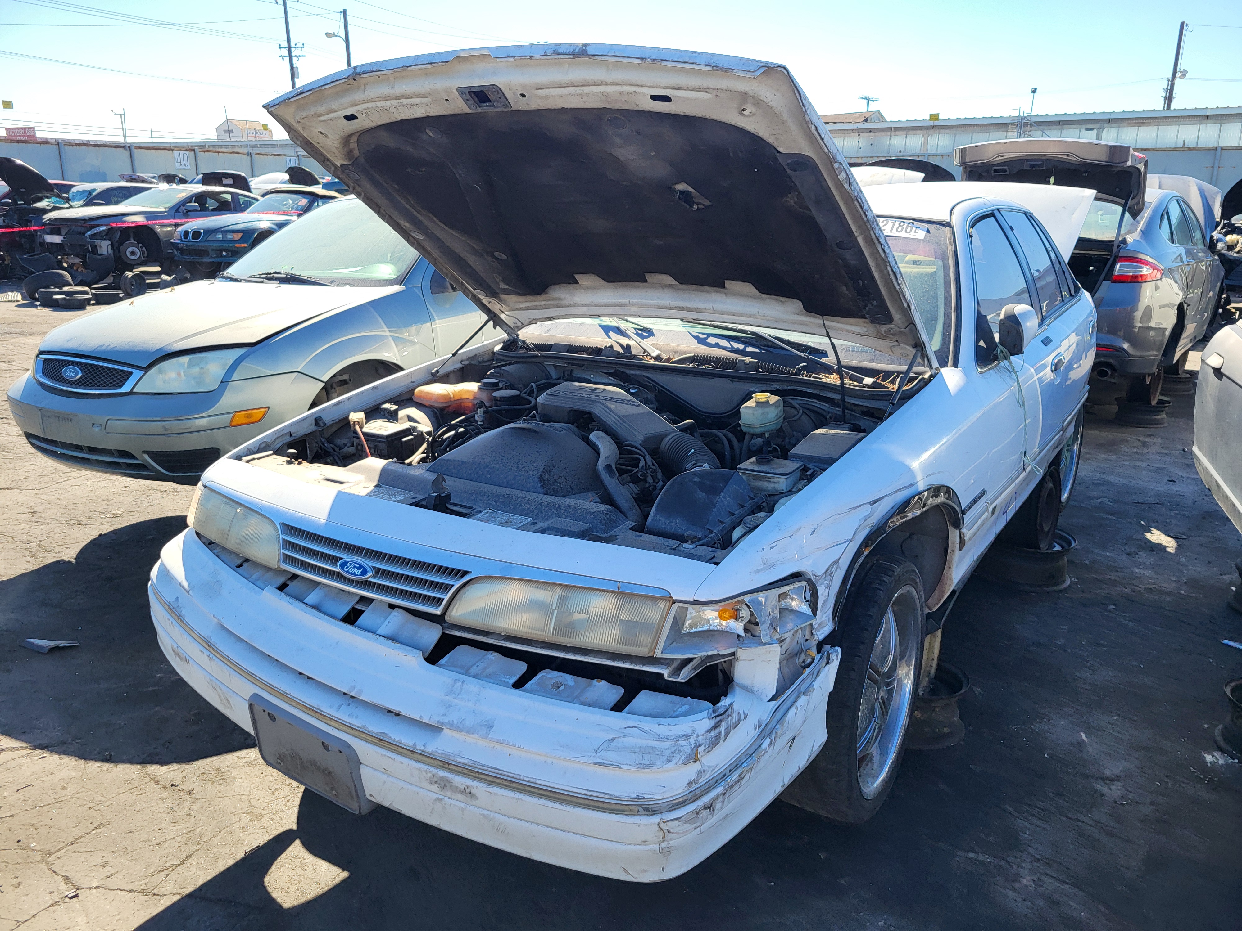 1993 FORD Crown Victoria