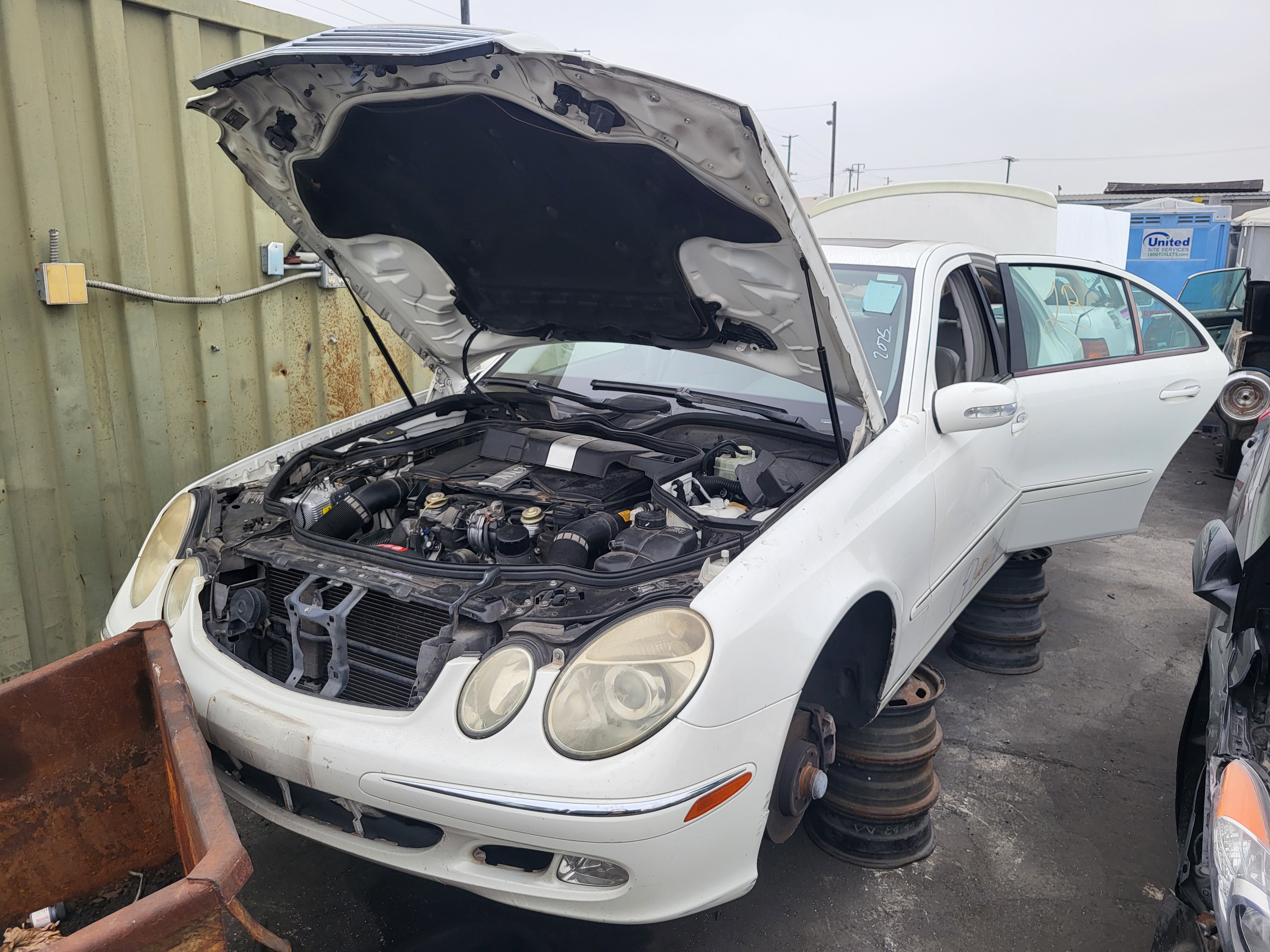 2004 MERCEDES-BENZ E-Class