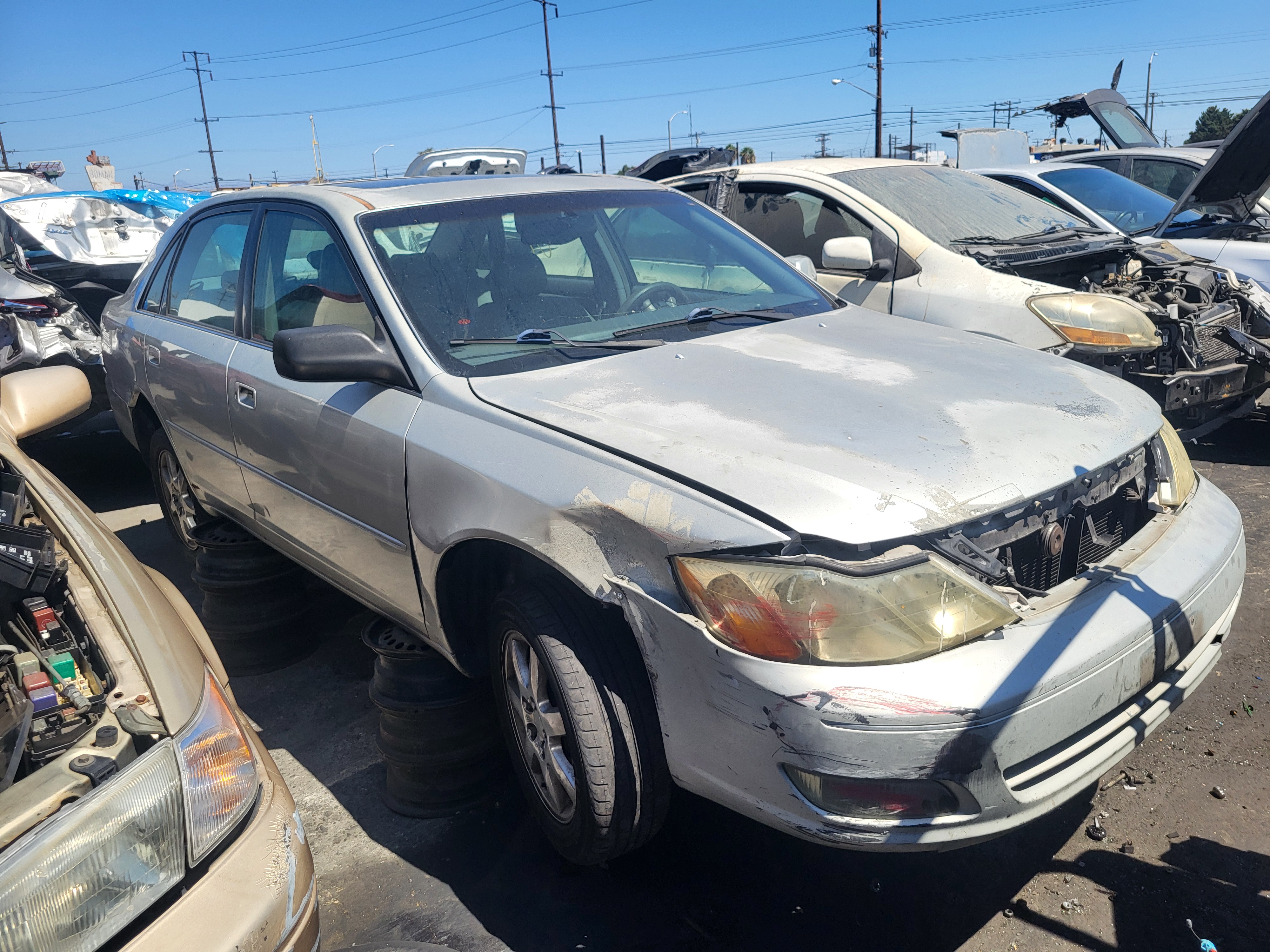 2001 TOYOTA Avalon