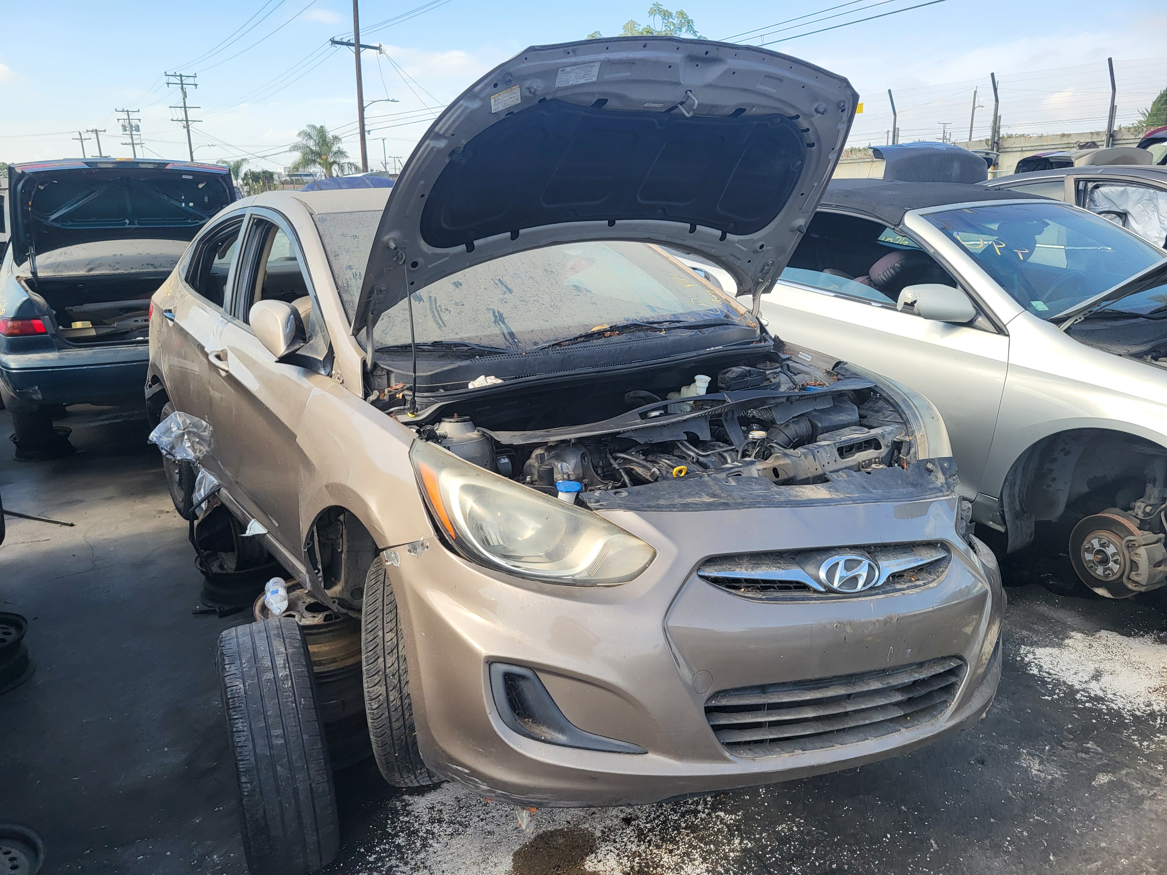 2012 HYUNDAI Accent