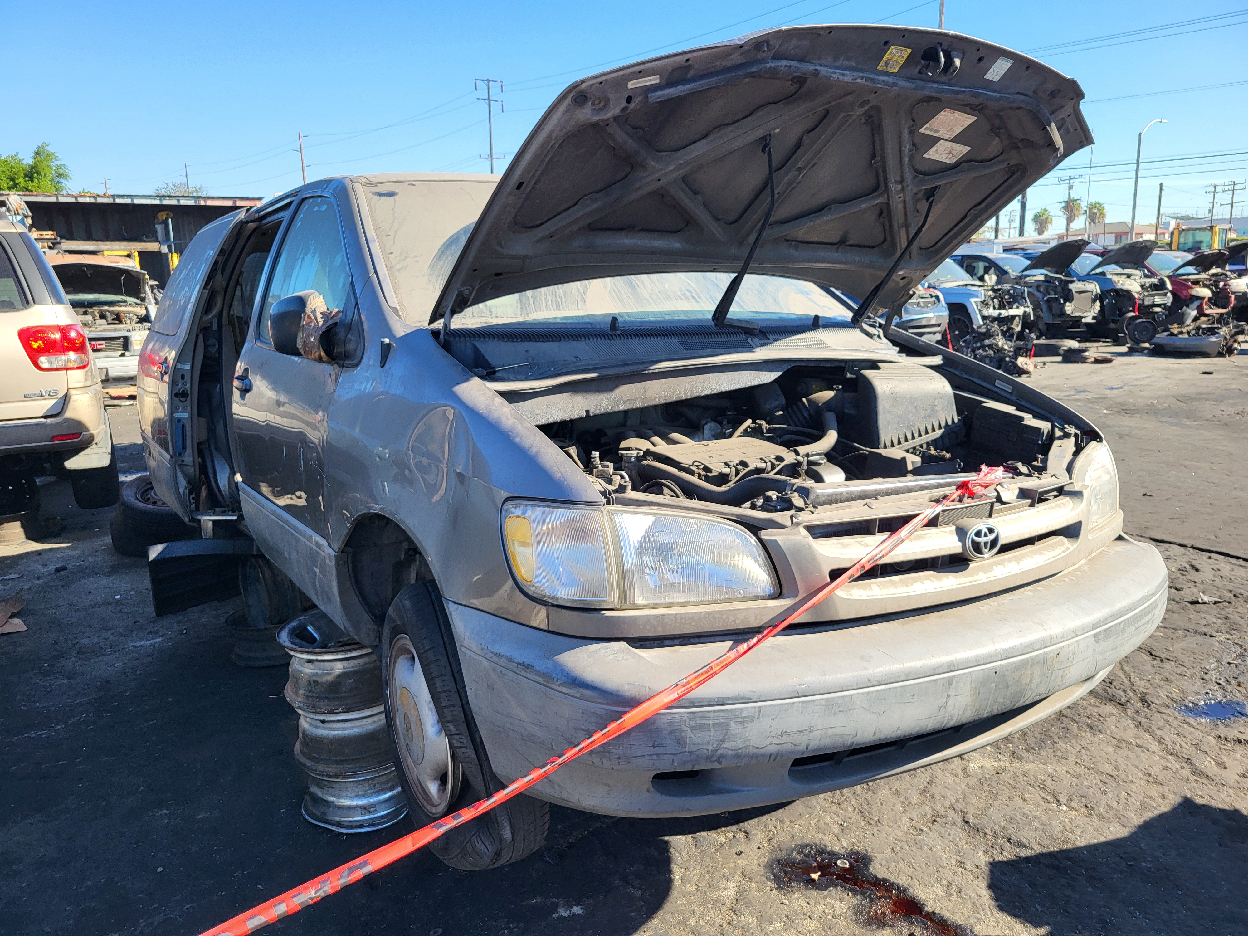 1998 TOYOTA Sienna