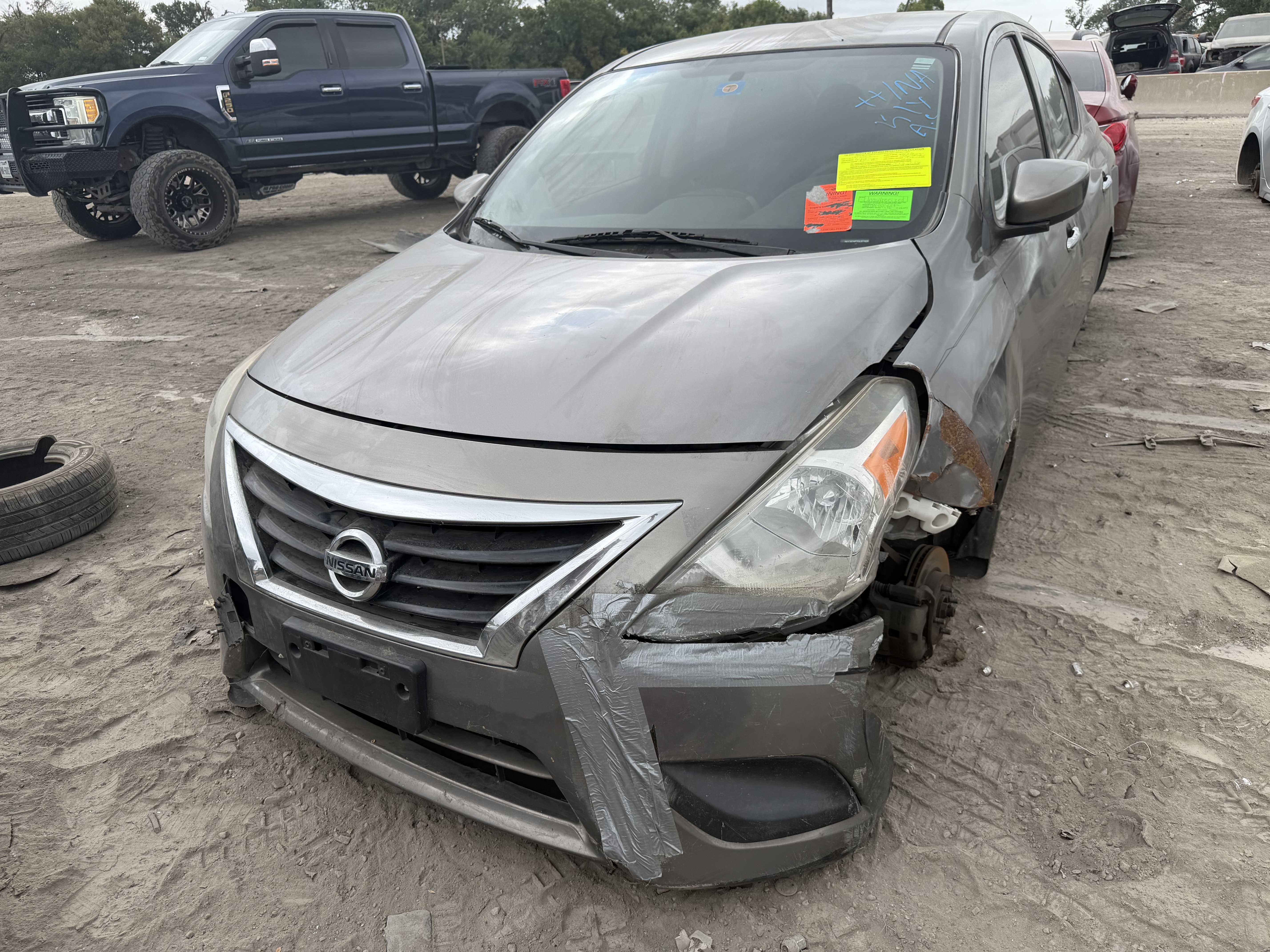 2016 NISSAN Versa